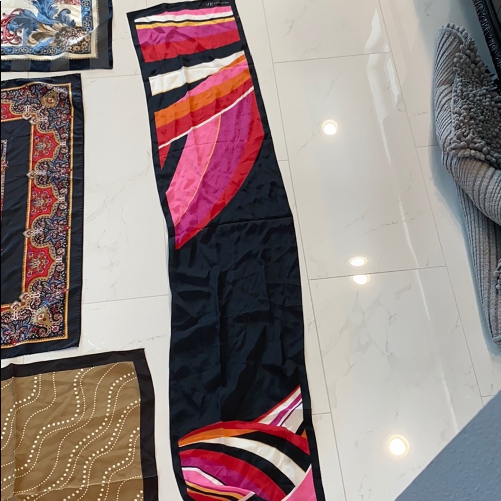 SILK SCARVES - Picture 3 of 5
